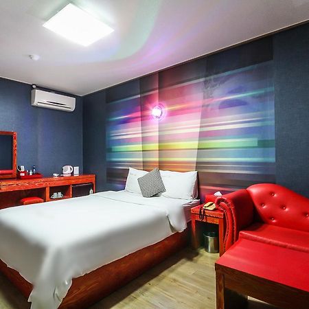 Hotel Lie Кодже Екстериор снимка