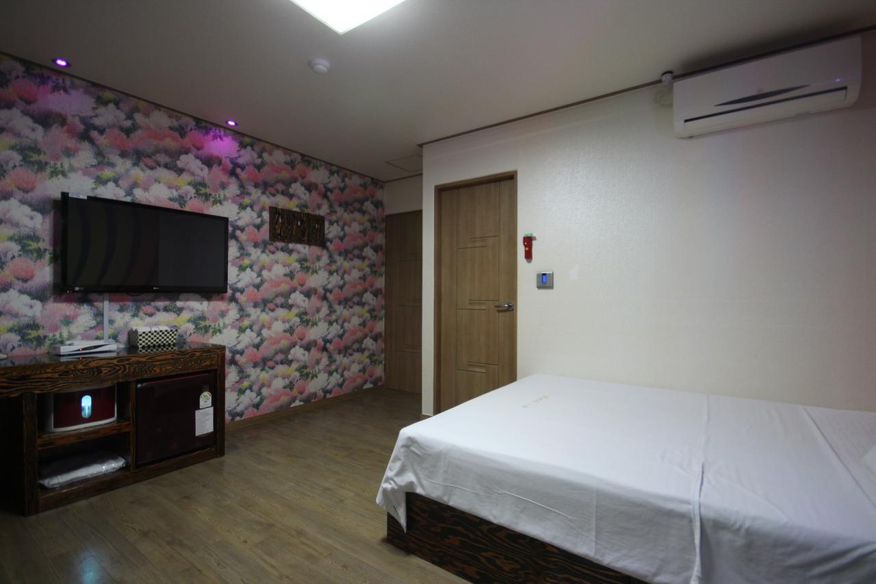 Hotel Lie Кодже Екстериор снимка