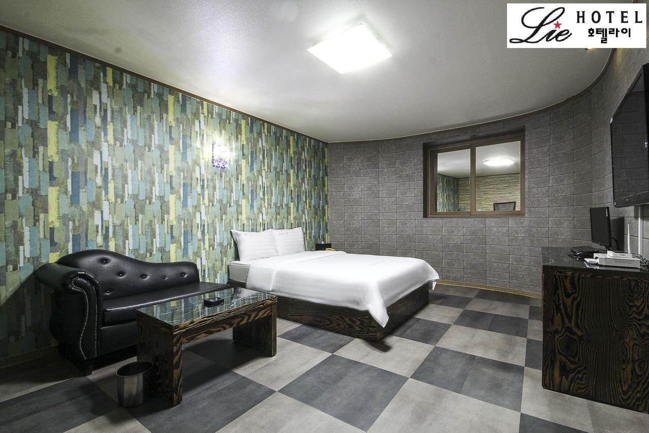 Hotel Lie Кодже Екстериор снимка