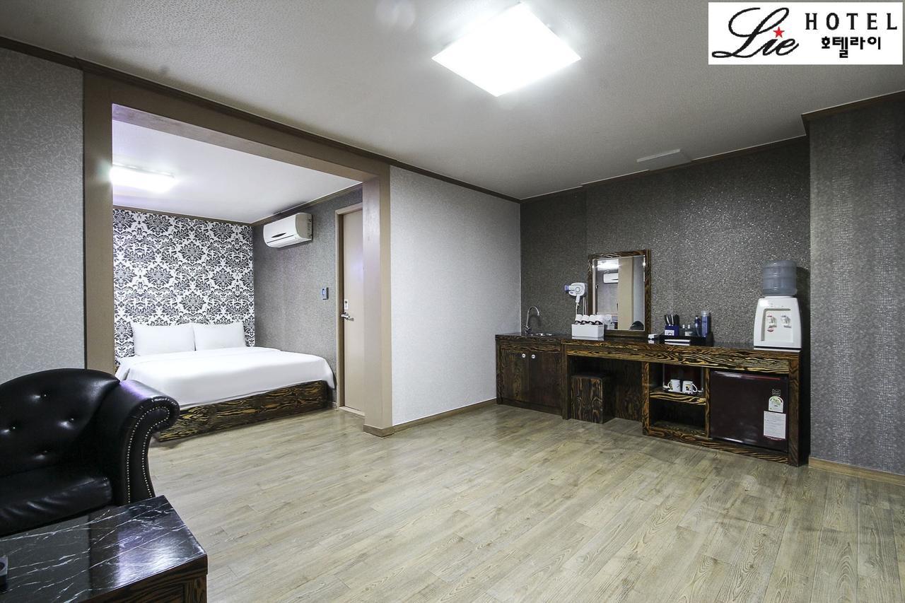 Hotel Lie Кодже Екстериор снимка