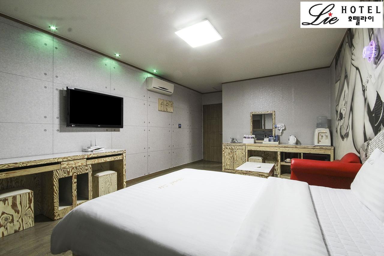 Hotel Lie Кодже Екстериор снимка