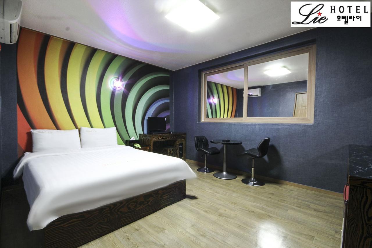 Hotel Lie Кодже Екстериор снимка
