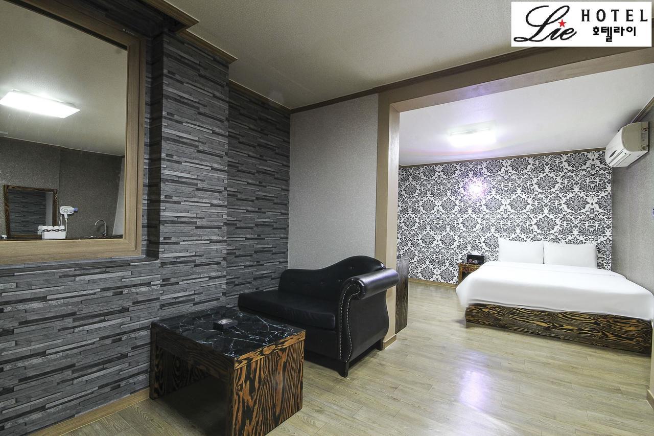 Hotel Lie Кодже Екстериор снимка