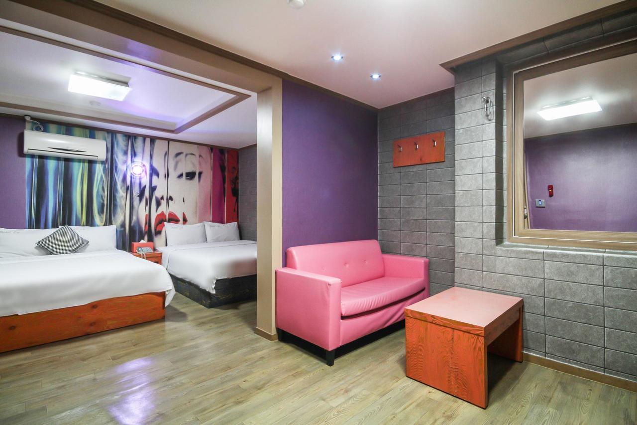 Hotel Lie Кодже Екстериор снимка