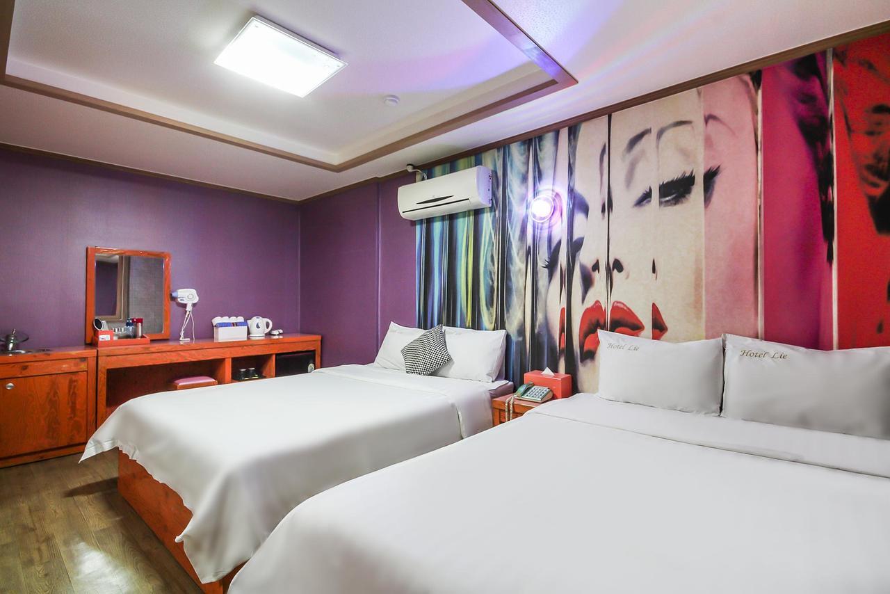 Hotel Lie Кодже Екстериор снимка