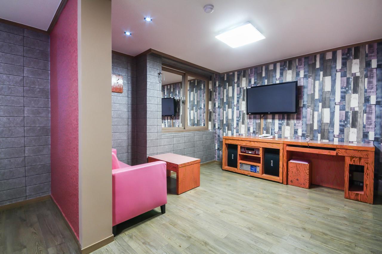 Hotel Lie Кодже Екстериор снимка