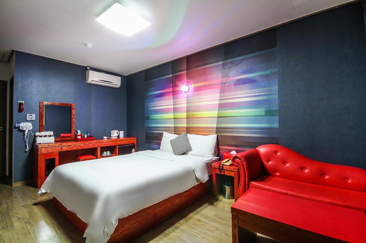 Hotel Lie Кодже Екстериор снимка