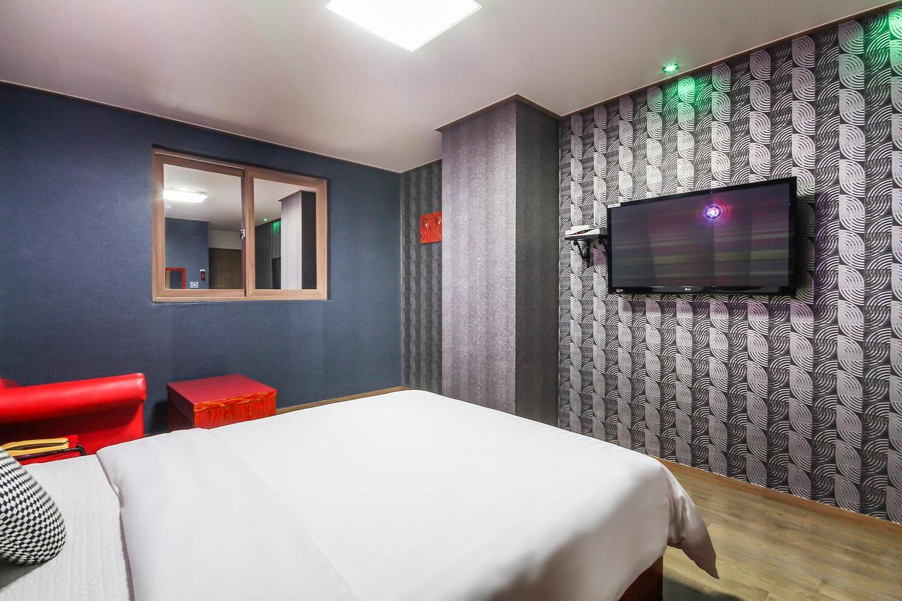 Hotel Lie Кодже Екстериор снимка