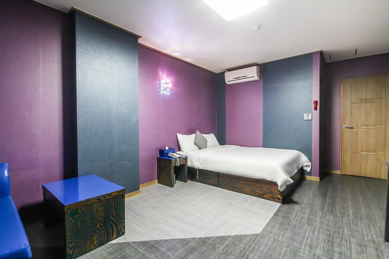 Hotel Lie Кодже Екстериор снимка