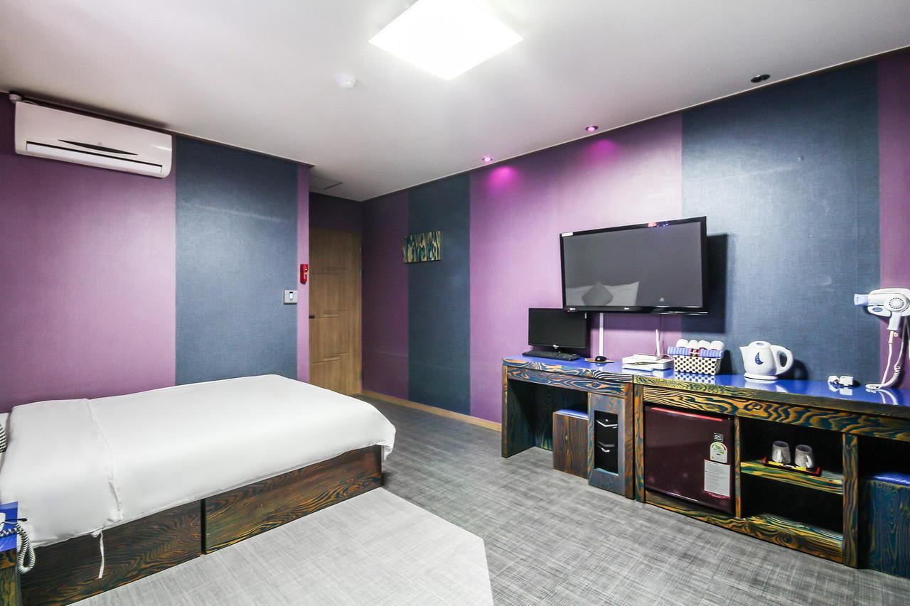 Hotel Lie Кодже Екстериор снимка